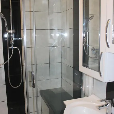 Holiday home Mesteri Apartman *