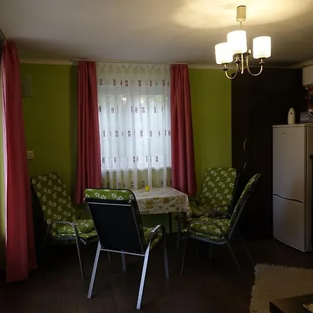 Holiday home Mesteri Apartman